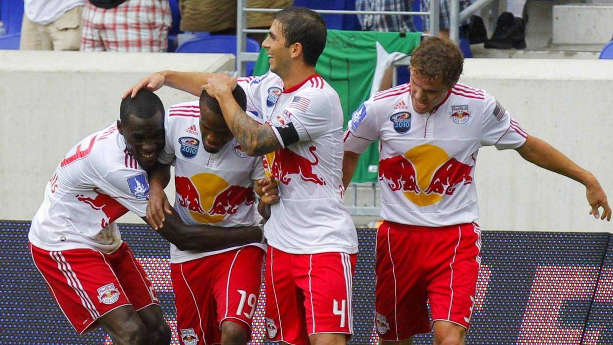 包含赛后塞维利亚单刀错失赛后本菲卡临场应变之后，风云突变法兰克福转会期豪取连胜的词条